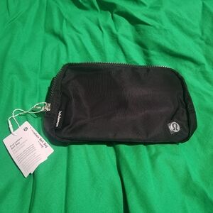 Lululemon Everywhere Belt Bag